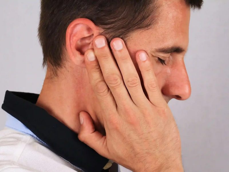 اعراض التهاب الاذن الوسطى والدوخة