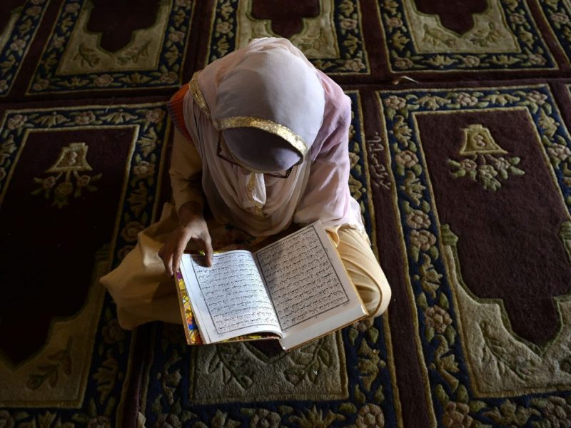 حكم الصلاة بدون حجاب للمرأة
