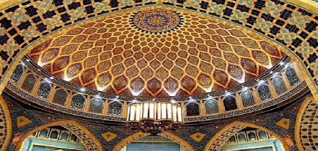 من خصائص الفن الاسلامي سطحية الزخارف